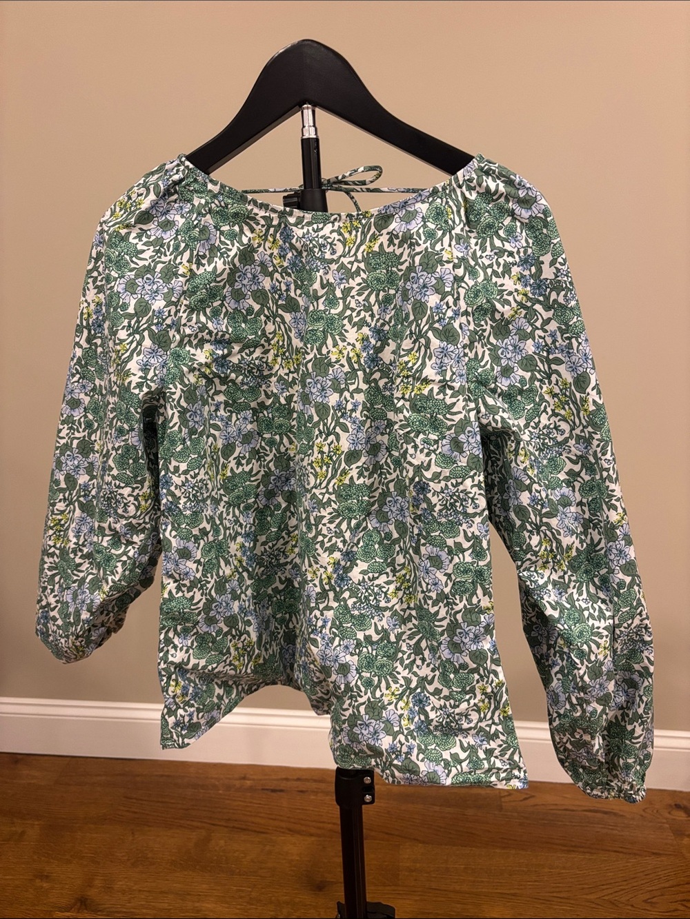 I. Crew Floral Green and White Puff-Sleeve Women’s Top